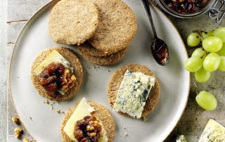 Oatcakes with Apple chutney