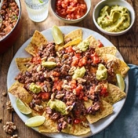 California Walnuts Chilli Nachos